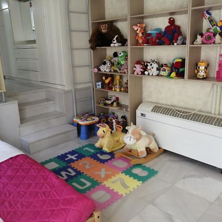 Artemis Villa Near Athens Airport Markópoulon Eksteriør billede