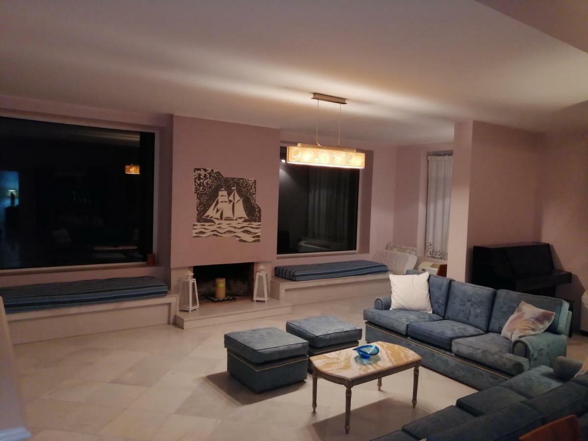 Artemis Villa Near Athens Airport Markópoulon Eksteriør billede